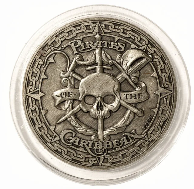 Pirate Minnie Disney medallion coin, back