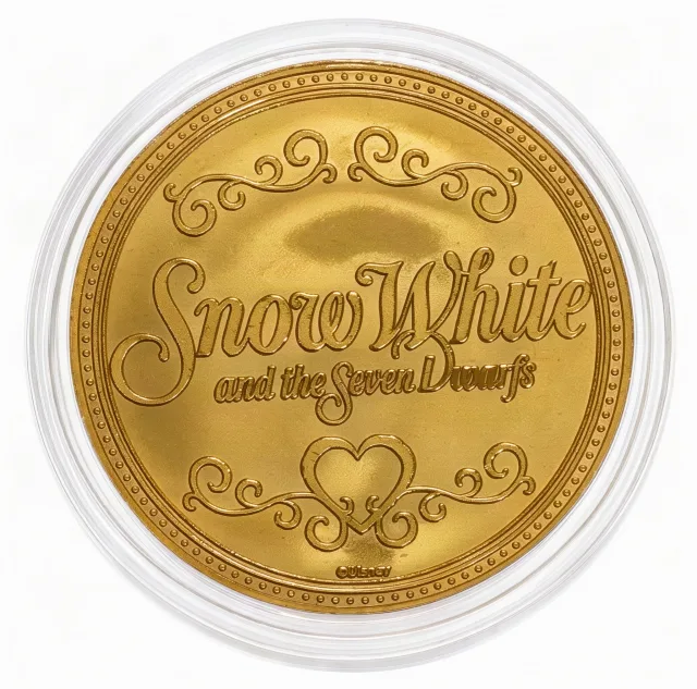 Snow White & Dopey Disney medallion coin, back (Disney's Grand Floridian Resort & Spa, Resort Hotels)