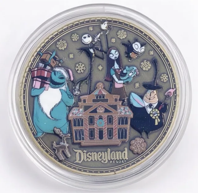 Haunted Mansion Holiday 25th Anniversary Disney medallion coin, front (Candy Palace / Penny Arcade, Disneyland Park)