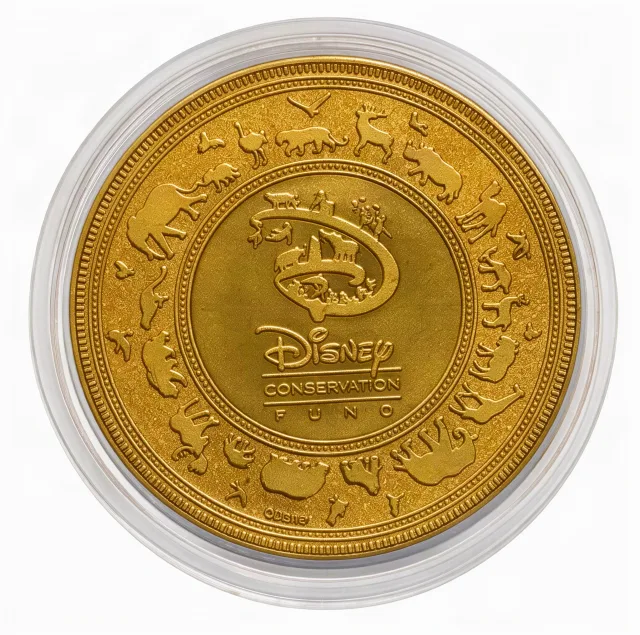 Simba, Timon & Pumbaa Disney medallion coin, Disney Conservation Fund back (Mombasa Marketplace / Zuri's Sweets Shop, Disney's Animal Kingdom)