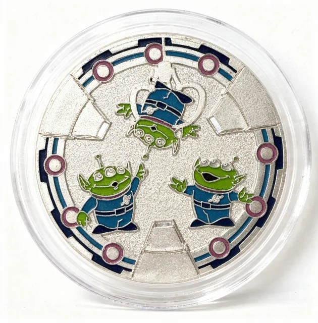 Little Green Men & The Claw Disney medallion coin, front (Store Command, Magic Kingdom)